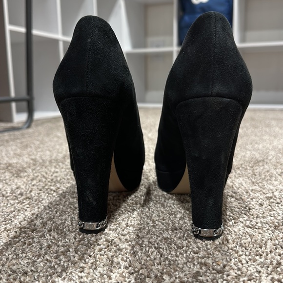 Michael Kors Thick Black Pump - Picture 4 of 4